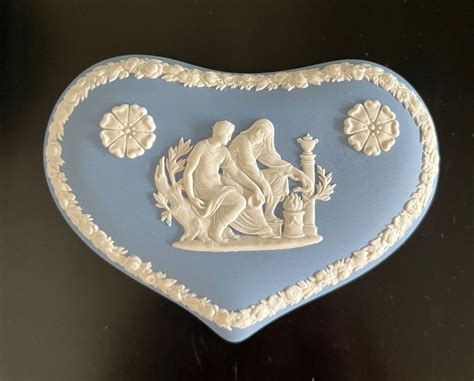 Wedgwood Dose Herzform Kaufen Auf Ricardo