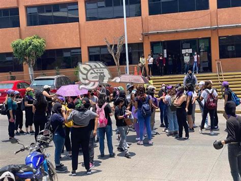 En Xalapa Alumnas De Psicología Acusan A Uv De Ignorar Casos De Acoso