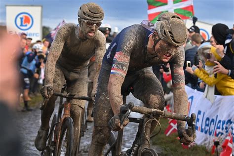 Parigi Roubaix Colbrelli Super Sprint Nel Finale Vittoria Da