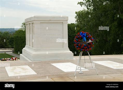 Wreath laying ceremony at the Tomb of the Unknown Soldier, Arlington National Cemetery ...