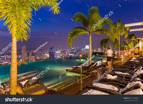 Pool On Roof Singapore City Skyline Stock Photo 432258808 | Shutterstock