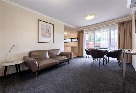 FORREST HOTEL & APARTMENTS CANBERRA