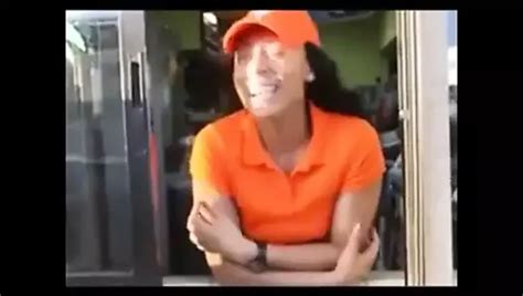 Vollbusige Latina Versucht Gestohlene Handys Zu Verkaufen Xxx Bauer Xhamster