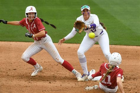 Alabama Crimson Tide Softball Spoils Opportunity Against Auburn Roll