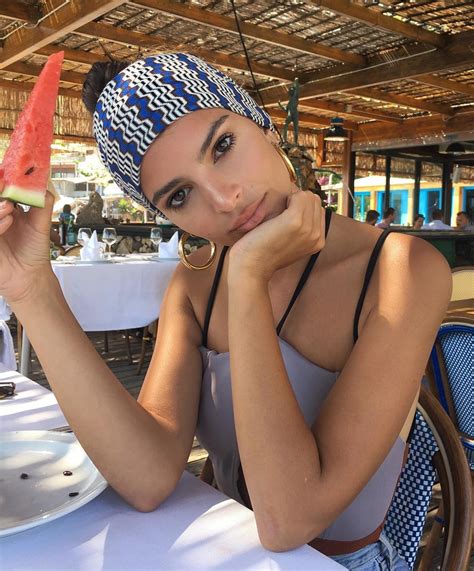 How To Look Like Emily Ratajkowski On Vacation Vogue