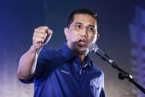 Prn Saya Bukan Lari Dari Bukit Antarabangsa Azmin Ali Kosmo Digital