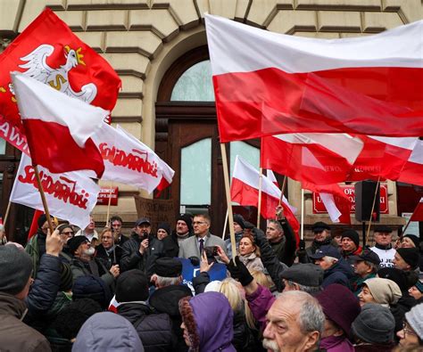 Protest W Krakowie W Obronie Medi W Publicznych Szokuj Ce Okrzyki