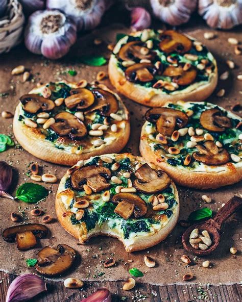 Cheesy Vegan Garlic Mushroom Spinach Pizza Toasts Who Wants One By