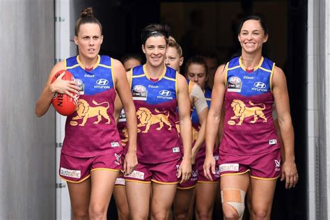 Brisbane Lions Women's Team / AFLW AFL Women's Grand Final 2018: Brisbane Lions Round 7 ...