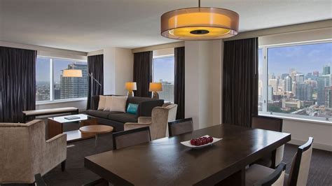 Chicago Hotel Suites and Rooms | Hyatt Regency McCormick Place