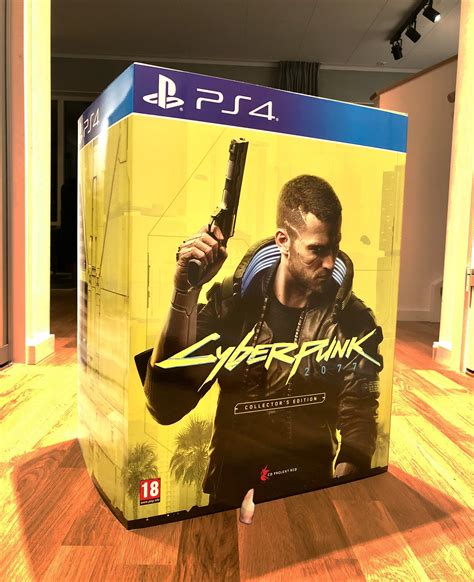 Just got the Cyberpunk 2077 Collector's Glitch : r/gaming