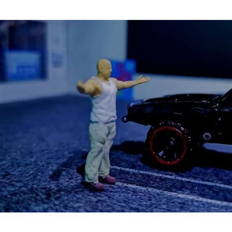Figure Fast And Furious Dom Torreto Diorama Mockup Hot Wheels Minigt Mini Gt Kyosho Inno