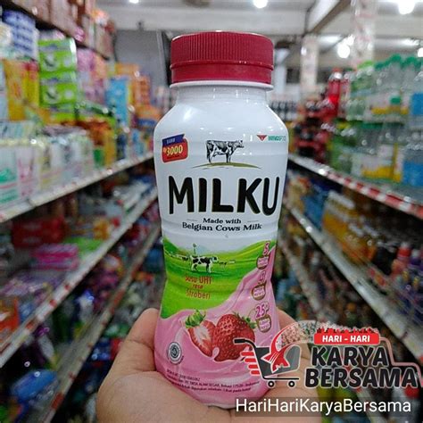 Jual MILKU MINUMAN SUSU UHT RASA STRAWBERRY BOTOL 200ML Shopee Indonesia