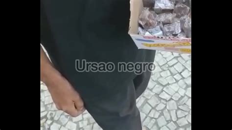 Me acerqué al vendedor de bananas en el centro de Brasil y logré