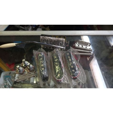 Jual Set Pickup Dan Tremolo Model Fender Stratocaster Shopee Indonesia