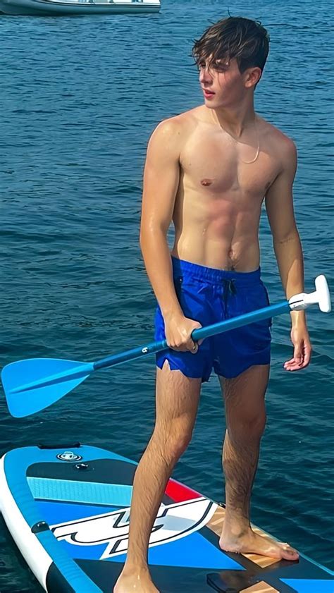 Pin Di Marie Rageau Gaborit Su Agenda Ragazzi Gay Attori Hot Ragazze