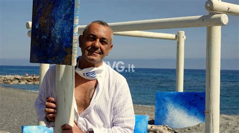 Loano La Spiaggia Diventa Una Galleria Darte A Cielo Aperto Grazie