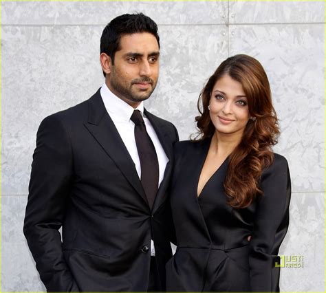 Aishwarya Rai: Armani Show with Abhishek Bachchan!: Photo 2483239 ...