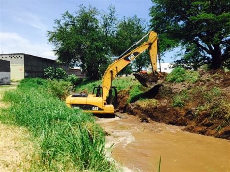 Realizan trabajos de desazolve en ríos de Ixtlán del Río El Sol de