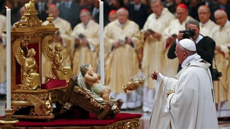 Na missa do Galo Papa pede comportamento sóbrio dos católicos