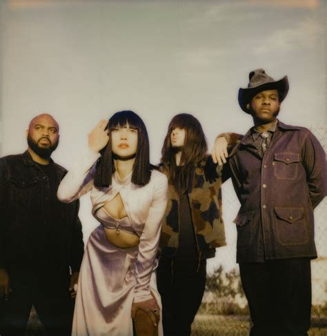 MusikBlog Khruangbin Feat Leon Bridges B Side Neues Video