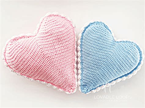 Crochet Heart Pillow Free Pattern | Valentine's Day Crochet | Lovable Loops