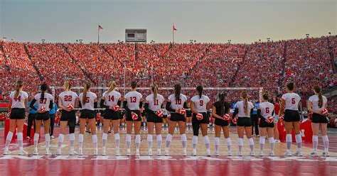 Nebraska volleyball team sets world record for women’s sporting event