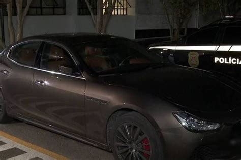 A Gazeta Ladr Es Invadem Hotel E Roubam Carros De Luxo Incluindo Uma