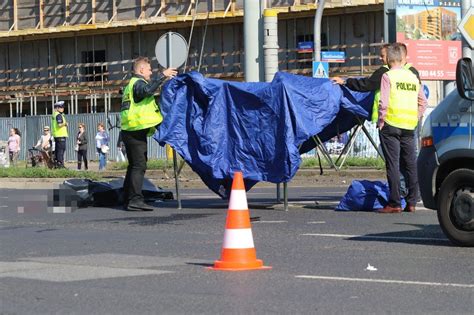 Tragiczny Wypadek Na Legnickiej Nie Yje M Czyzna Jad Cy Na