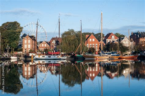 Historische Altstadt Und Hafen In Der Stadt Leer Ostfriesland