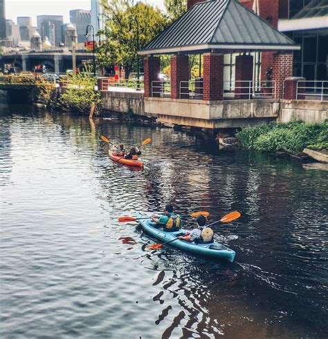 Charles River Kayaking in Boston 2025 - Rove.me