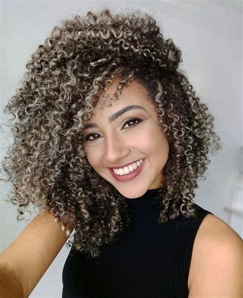 Cabelo Cacheado Luzes Confira Como Cuidar E Looks Arrasadores Para