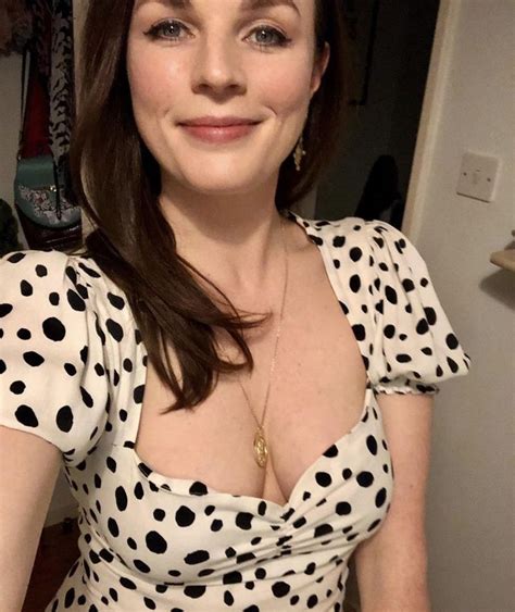 Aisling Photo From Her Instagram Lovely Dresses Aisling Bea Women