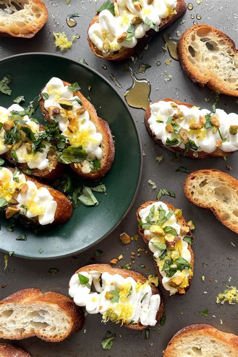 Whipped Ricotta Crostini With Honey Hellofrozenbananas