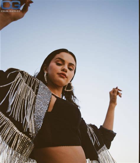 Selena Gomez Nude Pictures Photos Playboy Naked Topless Fappening