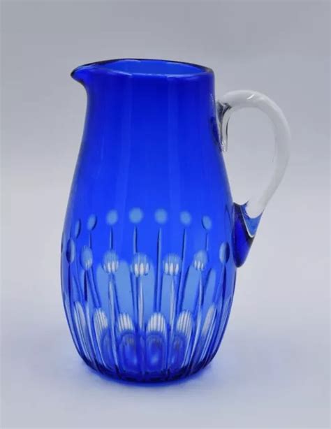 PICHET OU BROC ancien en verre soufflé taillé double couche bleu eau