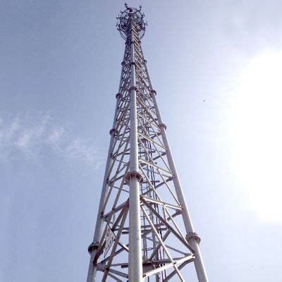 SST Mobile Communication Lattice Steel Towers 3 Platform Hot Dip Galvanized