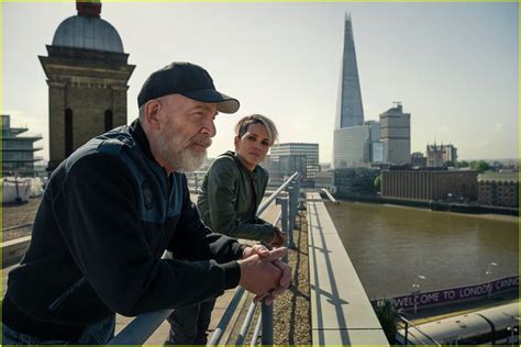 Halle Berry Reunites With Mark Wahlberg Kidnaps Him In The Union