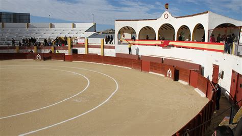 Regresan Los Festejos Taurinos De Luces A La Plaza De Toros De La Finca