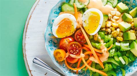 Receta De Una Ensalada Con Huevo Verduras Y Elote