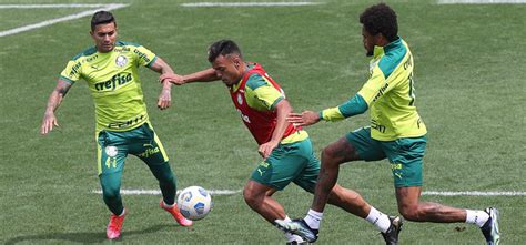 Mirando Clássico Contra O Corinthians Palmeiras Faz Treino Tático E