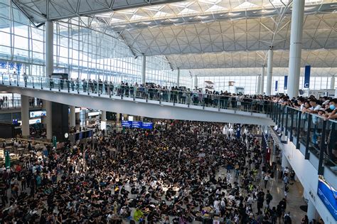 組圖：港民反送中 號召連3天「萬人接機」 抗議示威 機場反送中 大紀元