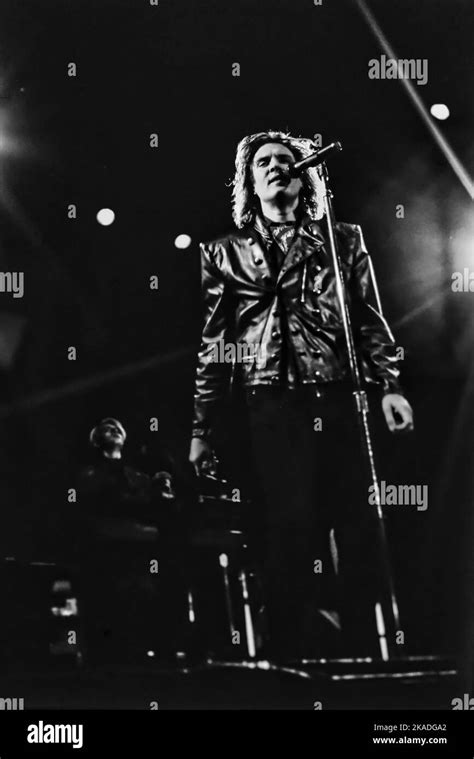 Duran Durans Lead Singer Simon Le Bon On Stage In Rome In 1988 Stock