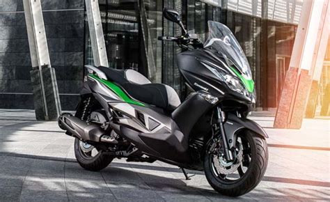 EICMA 2015: Kawasaki unveils J125 maxi-scooter, the first offering from ...