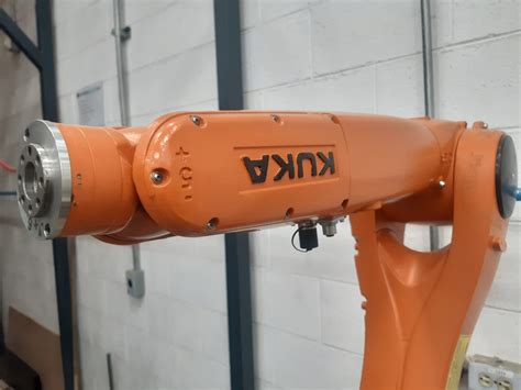 Robot Kuka Modelo Kr R Engen Remarketing