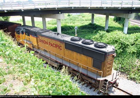 Up Leads Ns Train E Southbound Under The Boylan Street Bridge