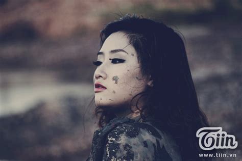 Hot girl 9x nude độc bằng màn tắm bùn khoe dáng táo bạo