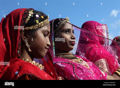 Young Indian Women Compete For Best Dressed At The 2009 Marwar Festival