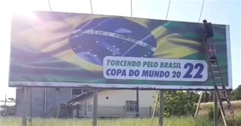 VÍDEO Justiça eleitoral manda tirar outdoor polêmico em SC Ordem