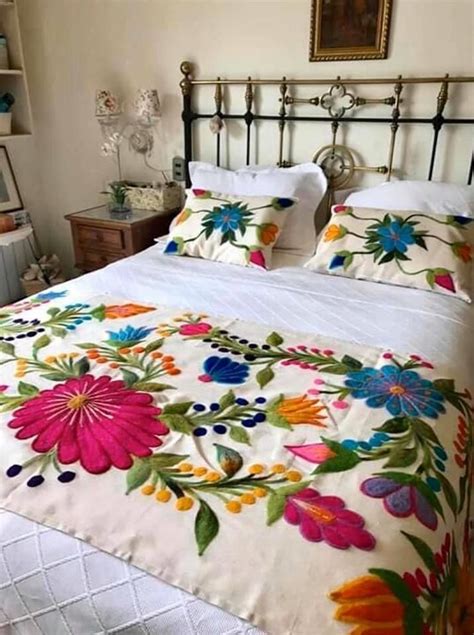 Pin De Silvana Chaves Em Bordado Enfeite Para Cama Decora O De